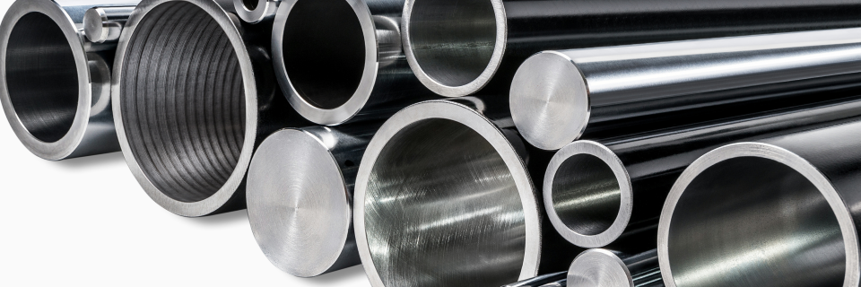 Stainless steel pipes in an industrial warehouse. Source: Shutterstock, author: Kostin