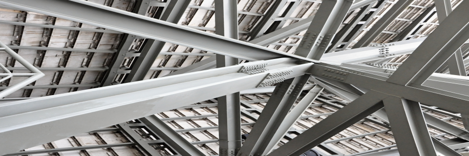 Industrial construction in grey. Source: Shutterstock, author: Vyskoczilova
